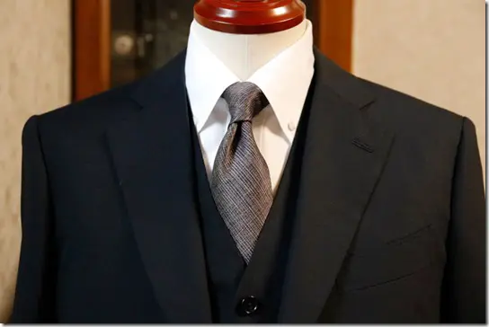 結婚式にボタンダウンシャツはあり サラリーマンのファッションを考える