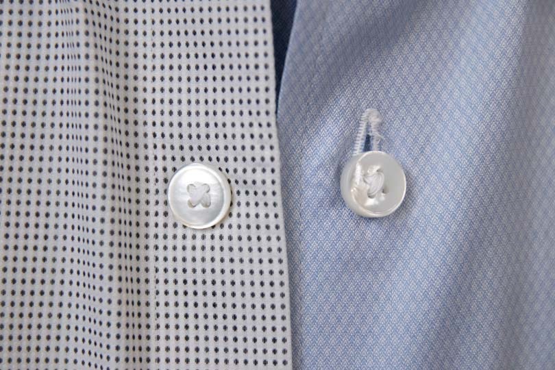 ボタンの厚みで印象が変わる First Experience 3mm厚白蝶貝ボタンレビュー サラリーマンのファッションを考える