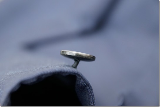 ジャケット用黒蝶貝の厚手ボタン